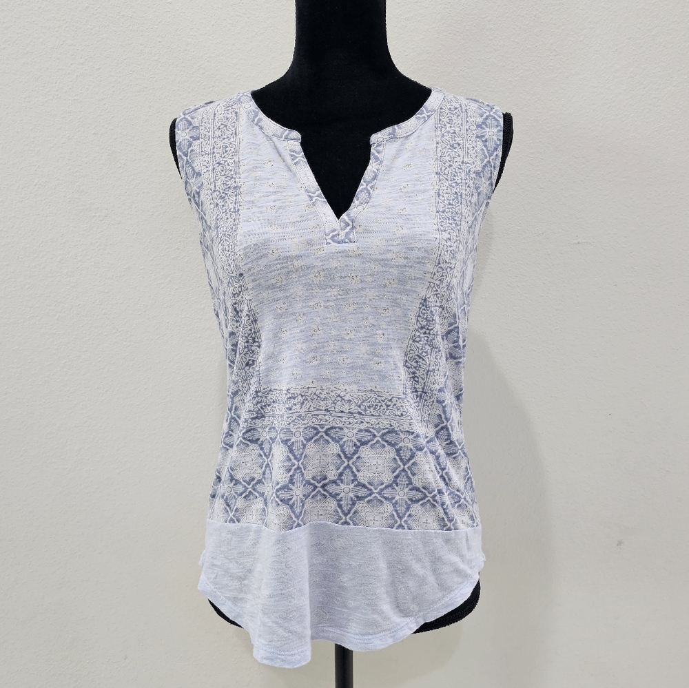 Lucky Brand Sleeveless Blouse with A Beautiful Design